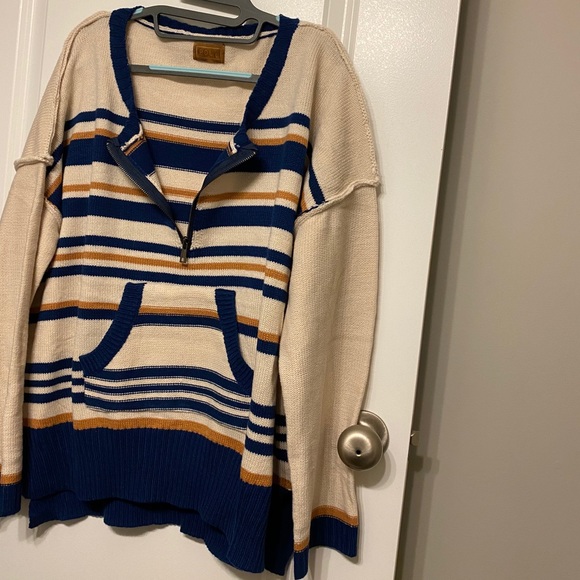 Sweater - Picture 1 of 2
